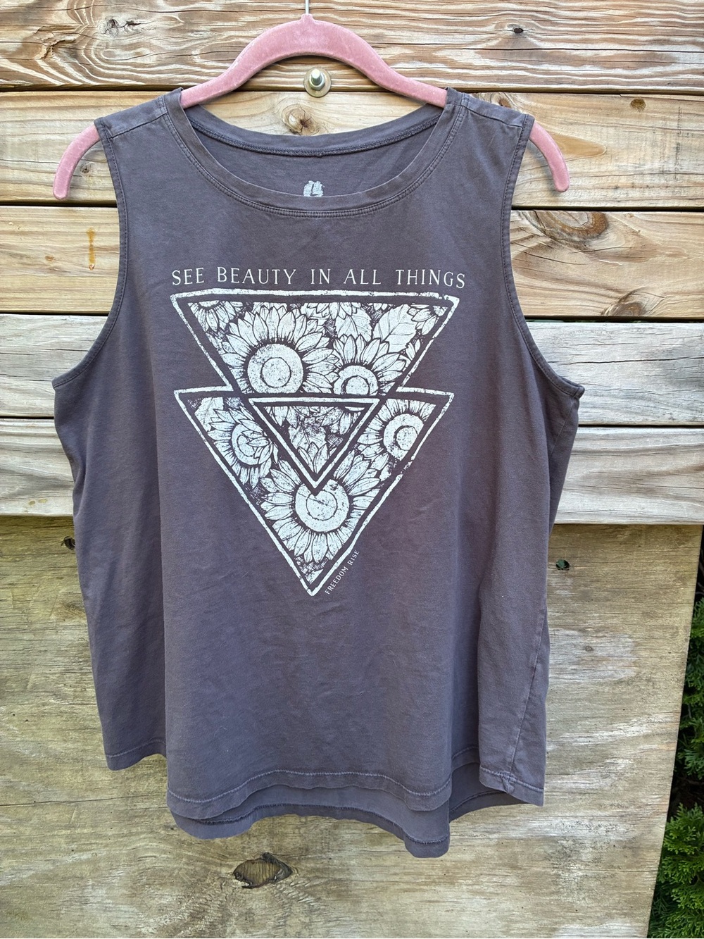 See Beauty In All Things Organic Cotton Floral Graphic Tank Top Size Large